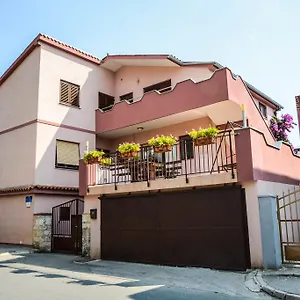 https://apartments-ema-pula.pula-hotels.org
